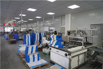 Lining paper machine